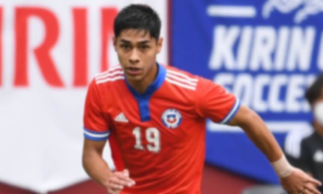 Liverpool and Chelsea are battling it out for '18-year-old' Chilean international Dario Osorio