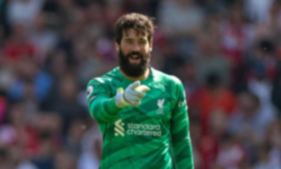 "He’s the perfect goalie" - The former Liverpool GK is a great admirer of Anfield guardian Alisson Becker