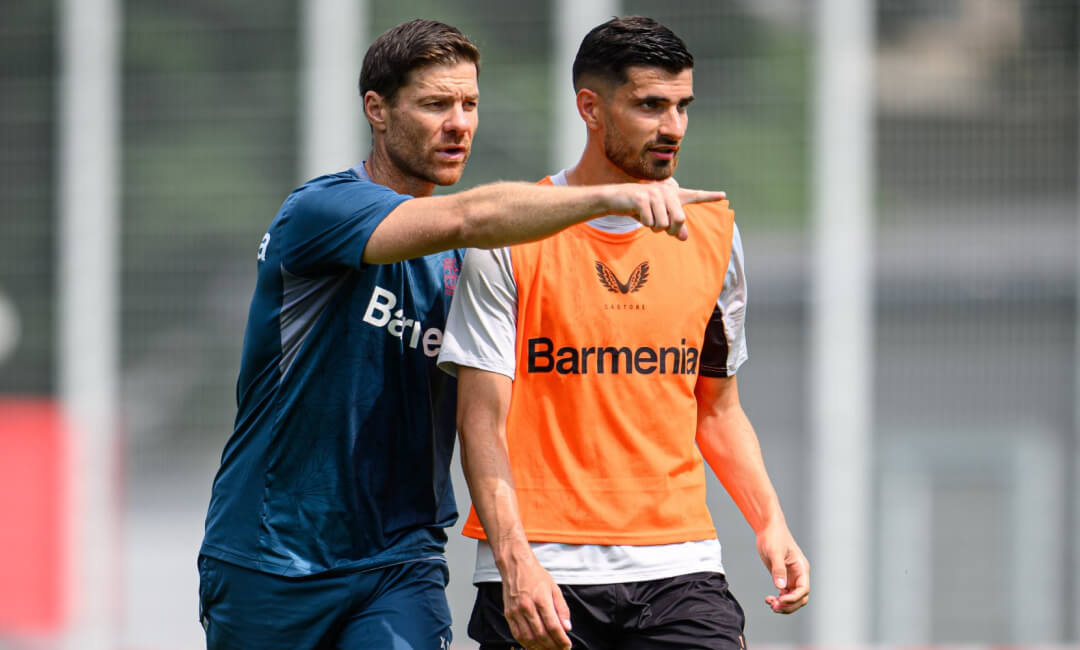 Former Netherlands international shares his thoughts on Xabi Alonso's refusal to become Liverpool's next manager