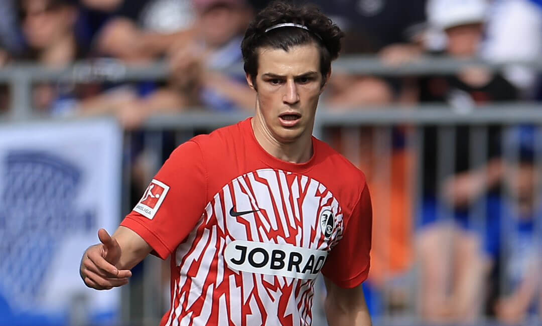 Liverpool, looking to strengthen their midfield, list 22-year-old Freiburg midfielder Merlin Röhl