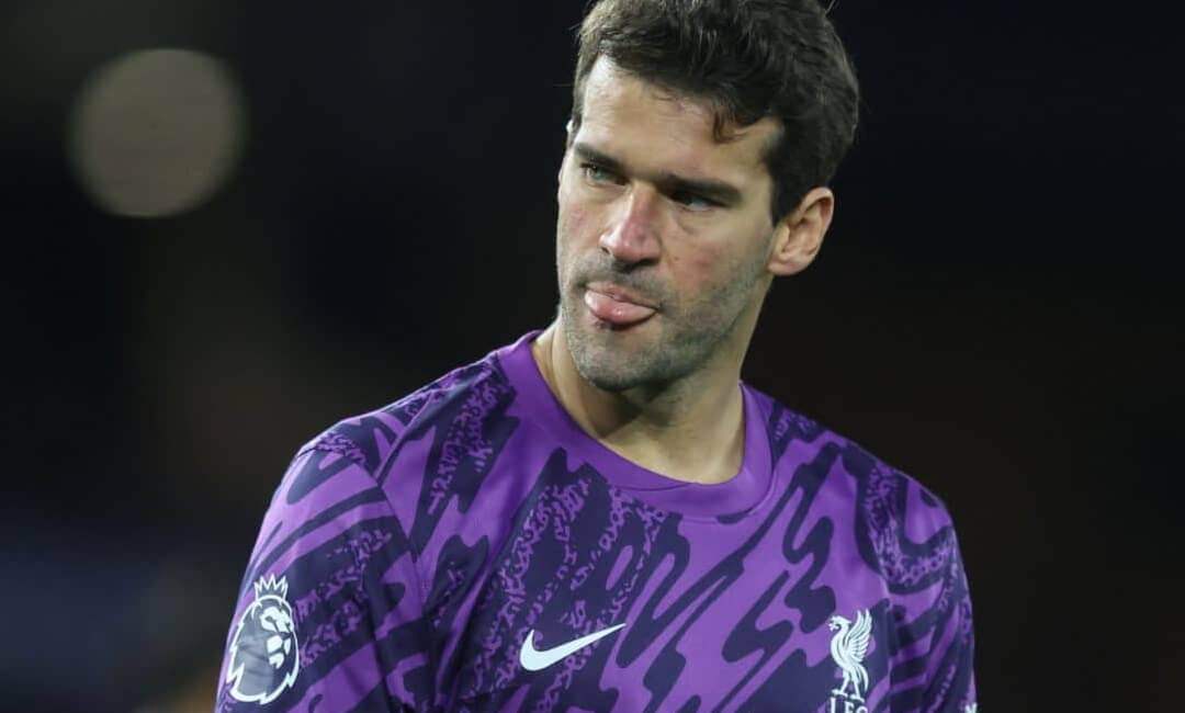 ​​‘Liverpool won't stand in his way’ English journalist hints at Brazilian goalkeeper Alisson Becker's departure from Liverpool