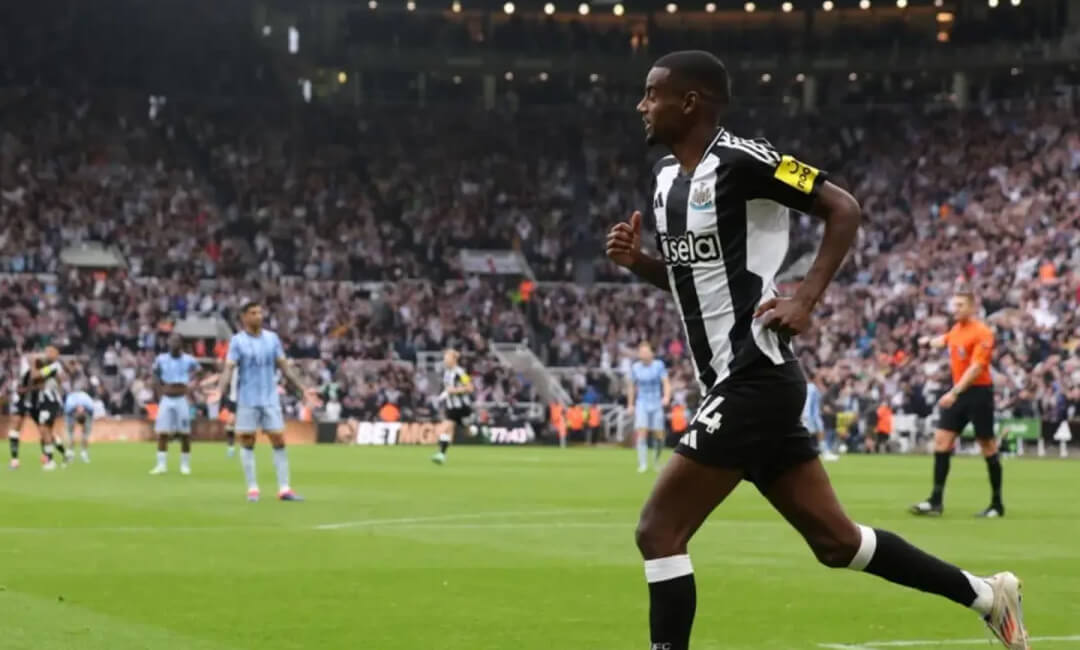 「ニューカッスルからのメッセージは明確」リバプールやアーセナル関心も、アレクサンデル・イサクは残留へ！