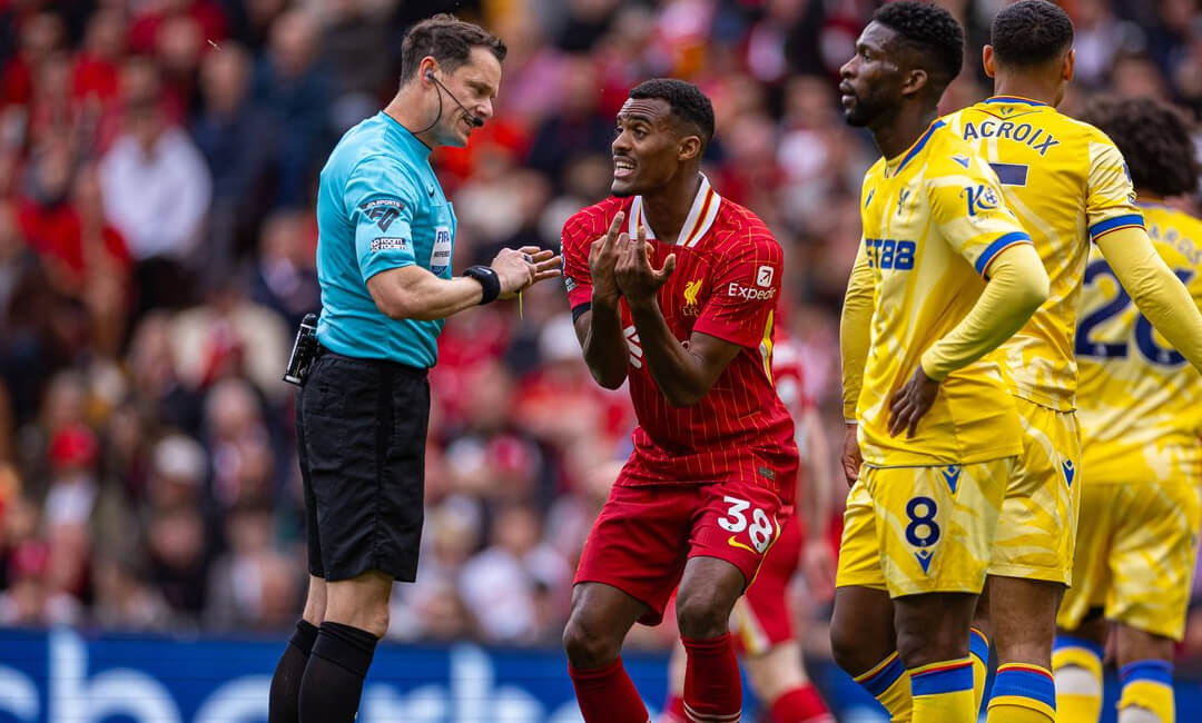 「6番としても試してみたいんだ」リバプールMFライアン・フラーフェンベルフが、アルネ・スロット監督との会話を明かす！