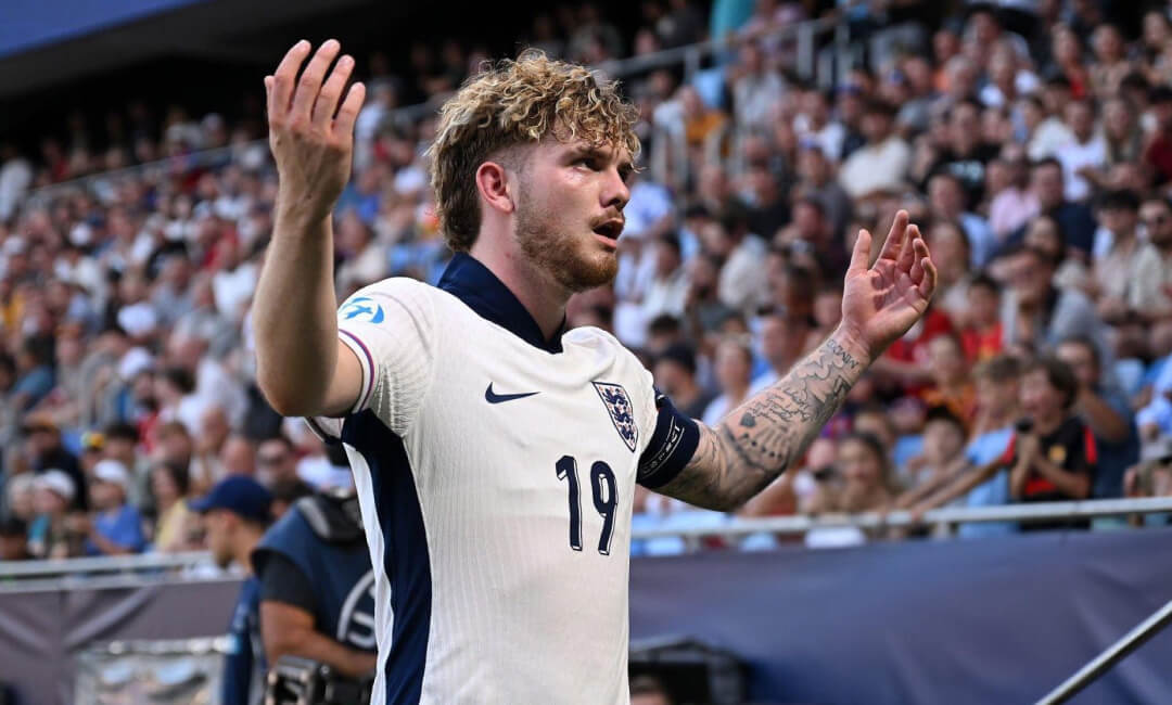 ハーヴェイ・エリオットはリバプールを退団すべき...元イングランド代表の選手たちが口を揃える！