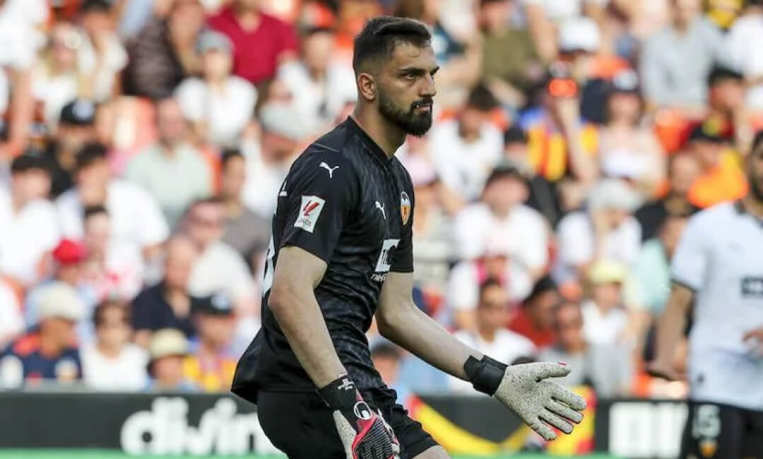 ジョージアが誇る鉄壁、リバプールで本格的な競争に挑むギオルギ・ママルダシュヴィリが切り拓くアンフィールドでの未来