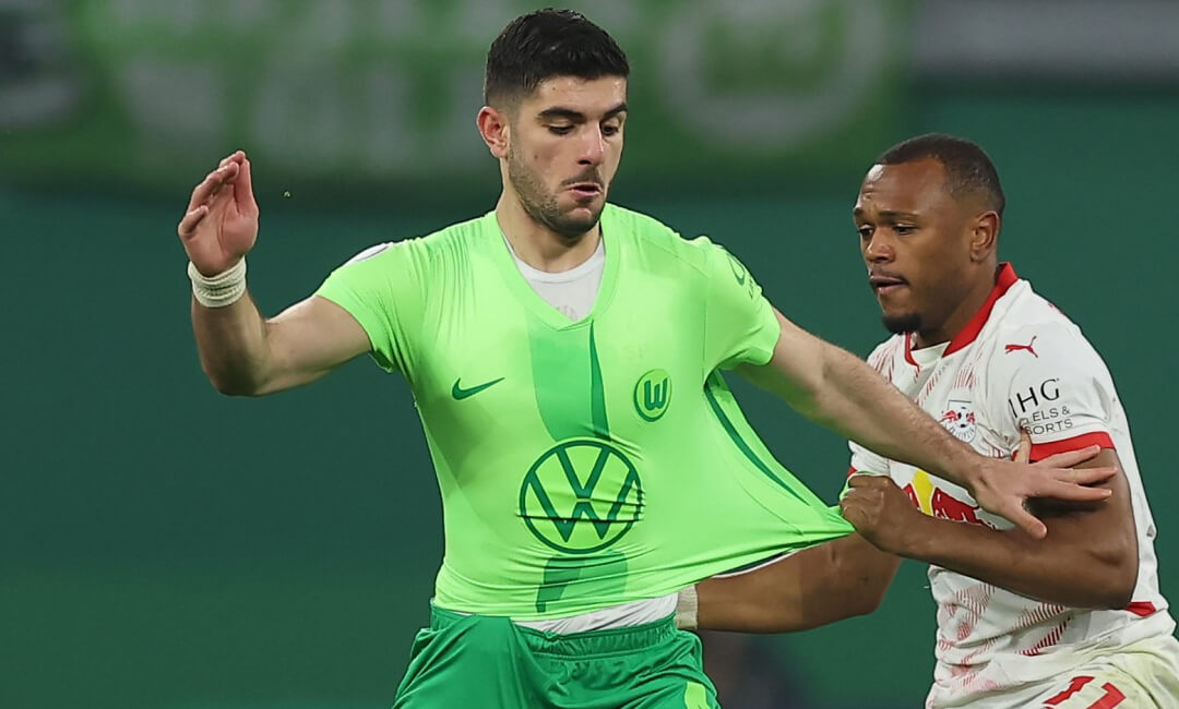 センターバック確保を狙うリバプールは、ヴォルフスブルクDFコンスタンティノス・コウリエラキスにも熱視線！？