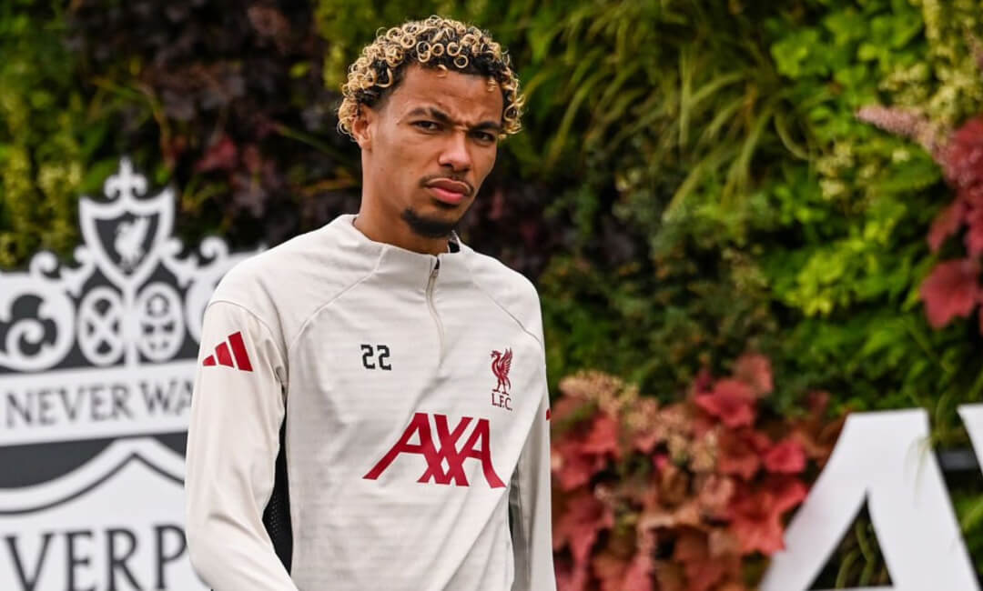 監督が悩まざるを得ない状況に...ウーゴ・エキティケが、強力なライバルのアレクサンデル・イサクとの競争を歓迎！