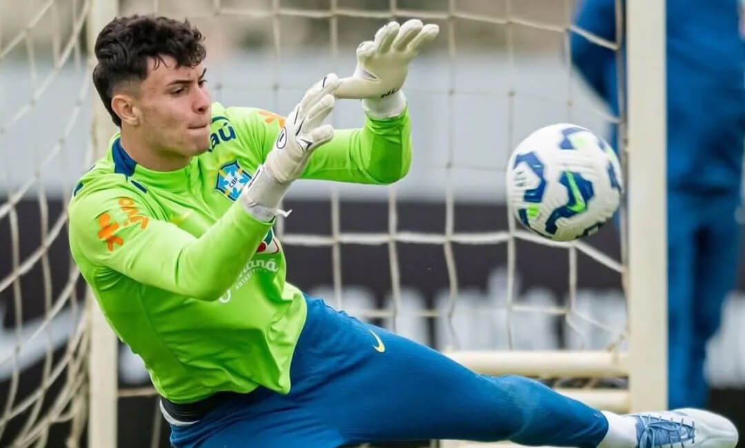 ブラジルの新星GKガブリエル・メネゴンに対して、リバプールが熱視線を送る！？