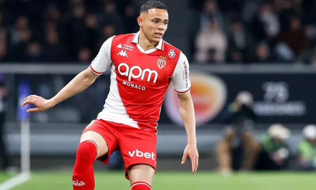 リバプール右SBの緊急事態に、ブラジル人DFヴァンデルソンの代理人が売り込みか！？