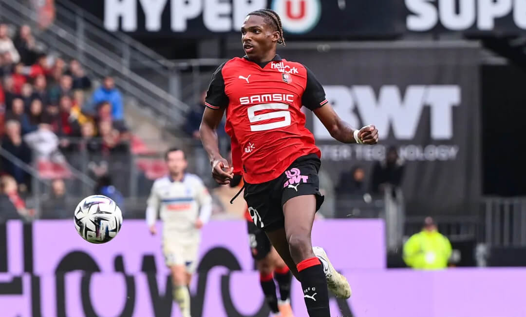 来シーズンから加入するジェレミー・ジャケ獲得に、元リバプールMFが「奇妙な話」と断言！