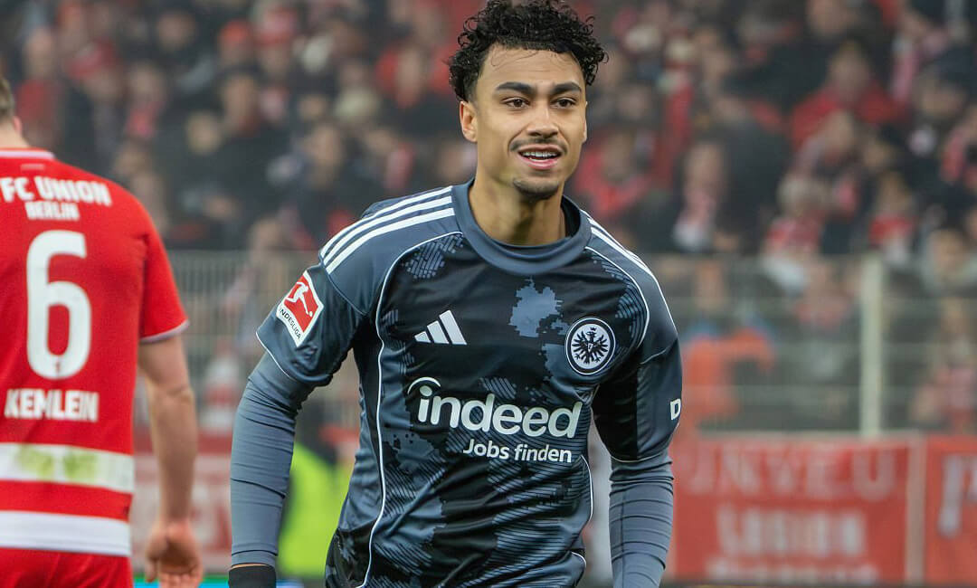 リバプール、フランクフルトDFナサニエル・ブラウンのパフォーマンスを現地でスカウティングか！？